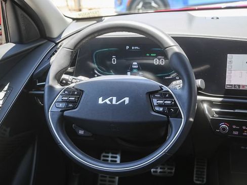 Certified 2023 Kia Niro EX Touring FWD image 16