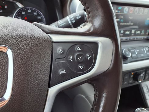 Used 2019 GMC Acadia SLT image 16