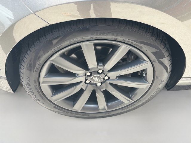 Used 2019 Land Rover Range Rover Velar R-Dynamic HSE AWD/4WD image 37