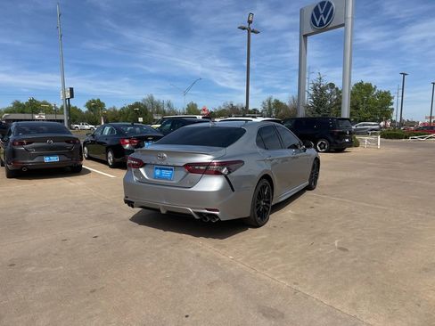 Used 2022 Toyota Camry XSE FWD image 3