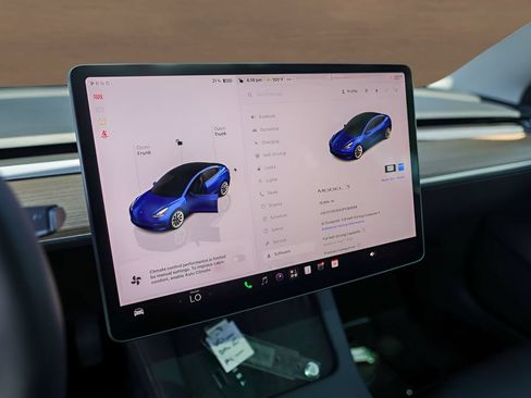 Used 2023 Tesla Model 3 Standard Range RWD image 18