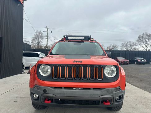 Used 2015 Jeep Renegade Trailhawk AWD/4WD image 2