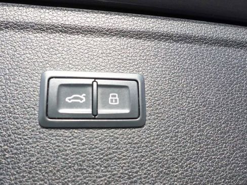 Used 2021 Audi Q5 2.0T Premium w/ Convenience Package image 29