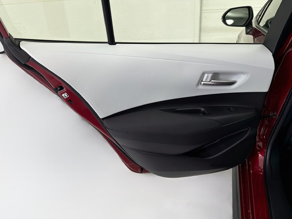 Used 2026 Toyota Corolla SE w/ Carpet Mat Package (TMS) FWD image 24