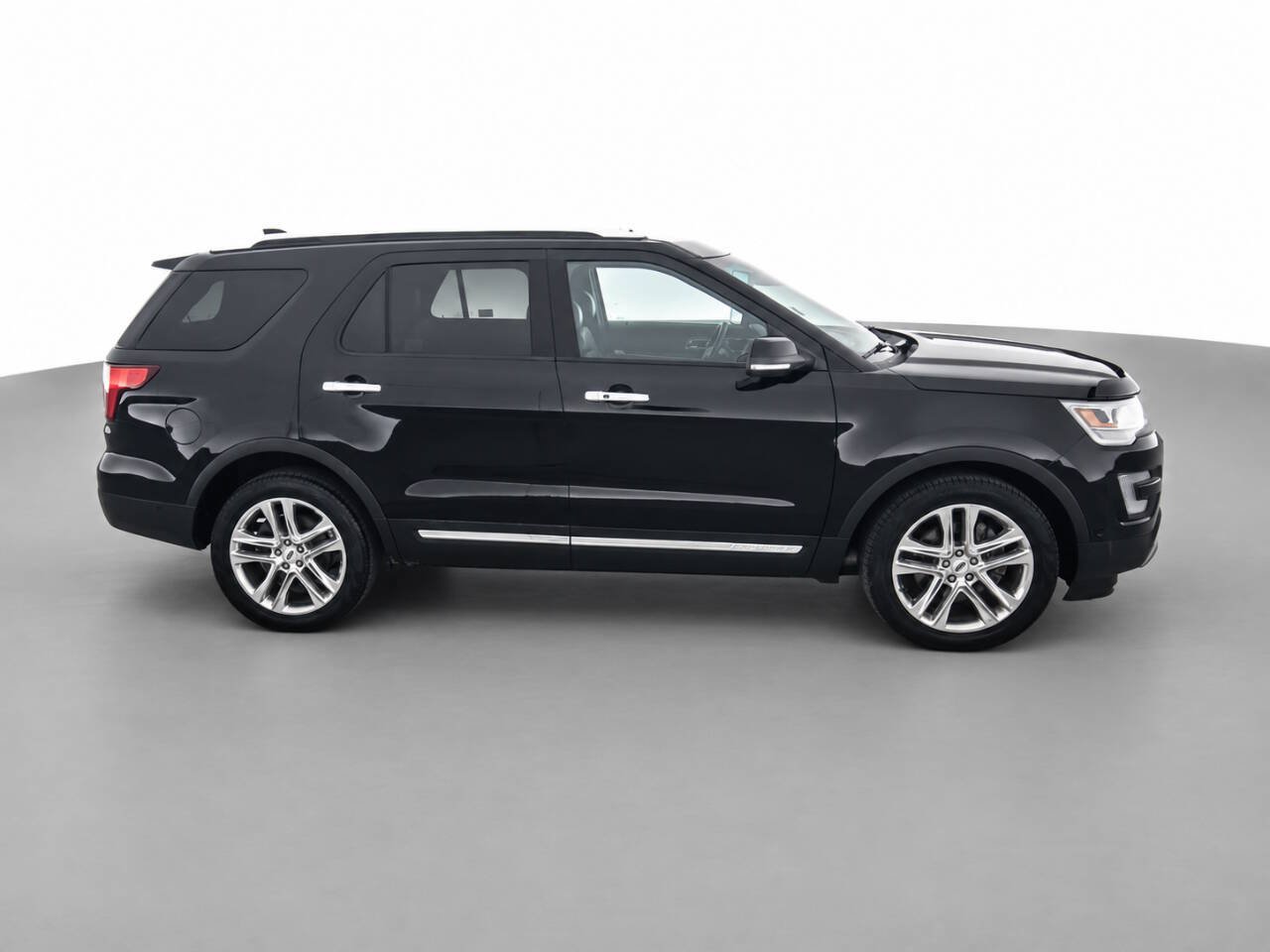 Used 2016 Ford Explorer Limited w/ Equipment Group 301A AWD/4WD image 2