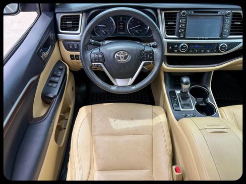 Used 2016 Toyota Highlander Limited Platinum FWD image 22