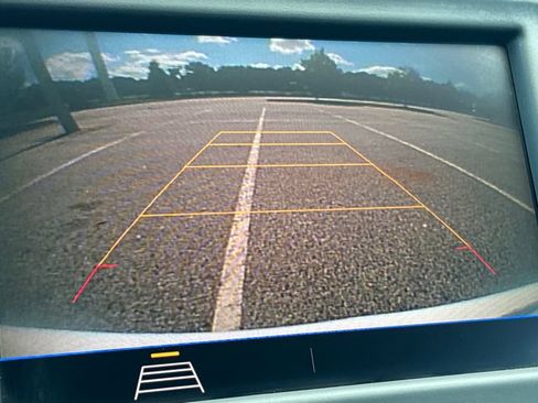 Used 2020 Chevrolet Equinox LT FWD image 21