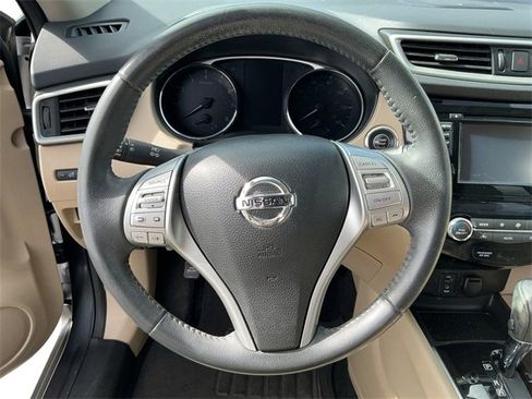 Used 2016 Nissan Rogue SL w/ SL Premium Package image 2