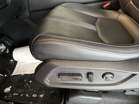 New 2025 Honda Pilot EX-L image 14