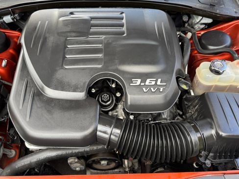 Used 2021 Chrysler 300 Touring L image 6