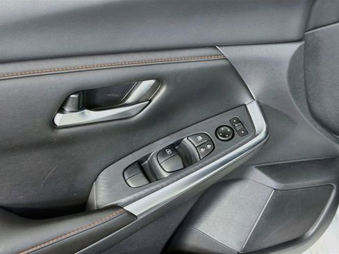 Used 2025 Nissan Sentra SR FWD image 15