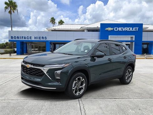 New 2026 Chevrolet Trax LT w/ Driver Confidence Package image 2