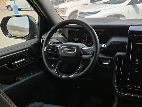 Used 2026 GMC Yukon XL AT4 w/ AT4 Premium Package AWD/4WD image 16