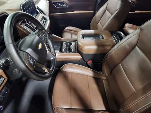 Used 2024 Chevrolet Tahoe High Country w/ Premium Package AWD/4WD image 29