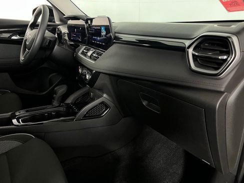 Used 2025 Chevrolet TrailBlazer LT image 30