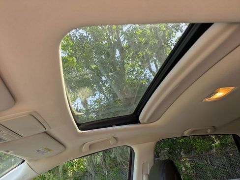 Used 2016 Honda CR-V Touring image 17