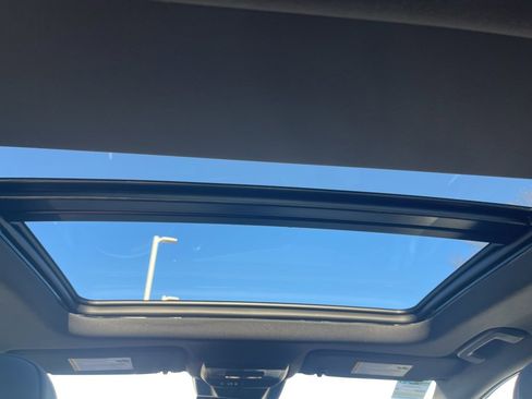 New 2025 Chevrolet Equinox EV RS image 17