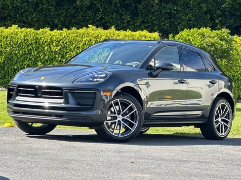 New 2026 Porsche Macan image 1