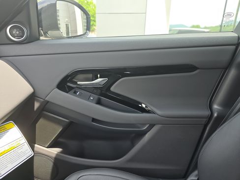 Certified 2025 Land Rover Range Rover Evoque S image 25