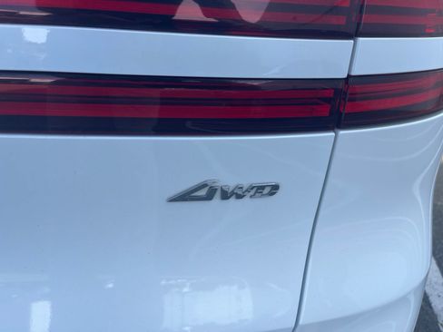 Used 2023 Genesis GV70 2.5T w/ Sport Prestige Package AWD/4WD image 15