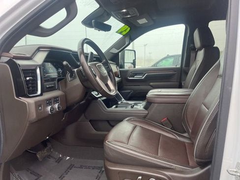 Certified 2024 GMC Sierra 3500 Denali w/ Denali Reserve Package image 10