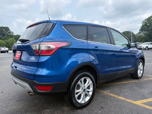 Used 2017 Ford Escape SE w/ SE Cold Weather Package FWD image 6