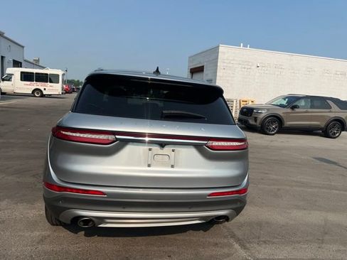 Used 2022 Lincoln Corsair AWD w/ Premium Package image 9