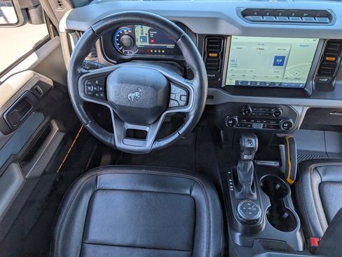 Used 2023 Ford Bronco Badlands image 4
