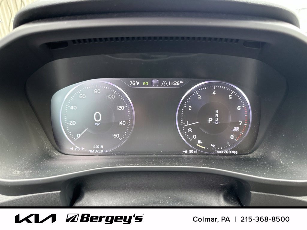 Used 2020 Volvo XC40 T5 Momentum w/ Protection Package AWD/4WD image 9