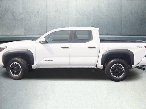 Used 2024 Toyota Tacoma TRD Off-Road AWD/4WD image 14