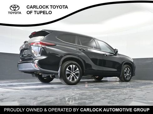 Used 2024 Toyota Highlander XLE image 44