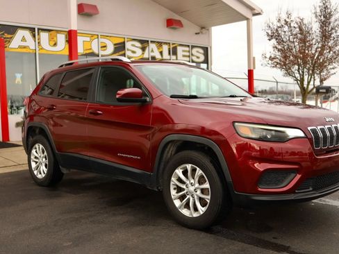 Used 2020 Jeep Cherokee Latitude AWD/4WD image 3