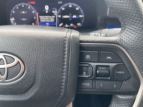 Used 2024 Toyota Tacoma TRD Off-Road image 18