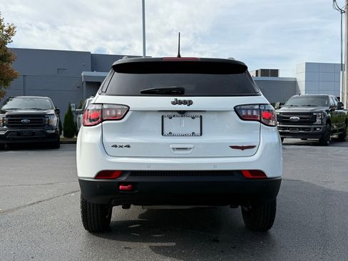 Used 2023 Jeep Compass Trailhawk w/ Trailhawk Convenience Group image 9