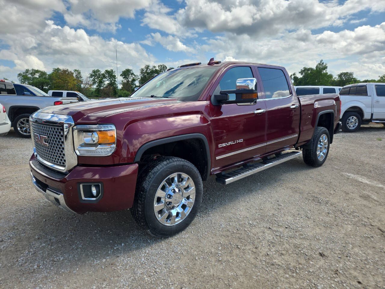 Used 2016 GMC Sierra 2500 Denali w/ Duramax Plus Package AWD/4WD image 4