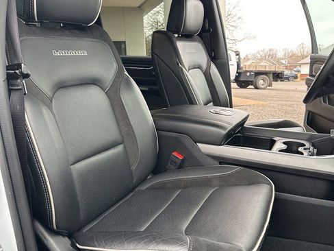 Used 2025 RAM 1500 Laramie image 15