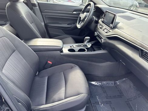 Used 2024 Nissan Altima 2.5 SV AWD/4WD image 31