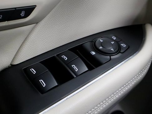 Used 2023 Buick Envision Avenir image 29