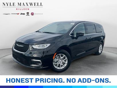 New 2026 Chrysler Pacifica Select