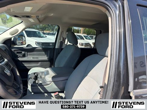 Used 2018 RAM 3500 Tradesman w/ Chrome Appearance Group AWD/4WD image 16
