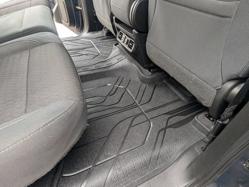 Used 2019 Chevrolet Silverado 1500 RST AWD/4WD image 16
