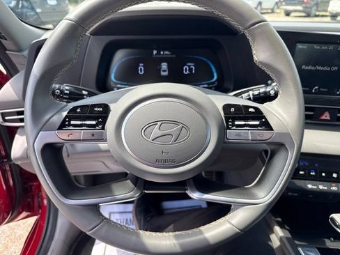 Used 2025 Hyundai Elantra Sport FWD image 17