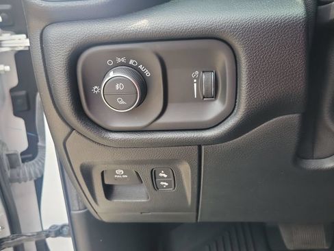 Used 2021 RAM 1500 Big Horn RWD image 35