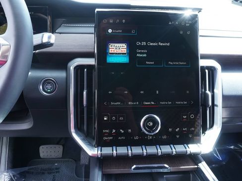 New 2026 GMC Acadia Denali w/ Super Cruise Package FWD image 19