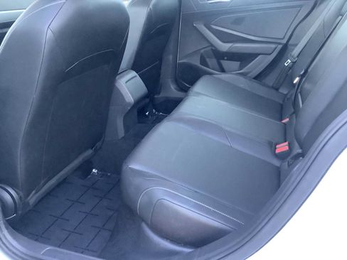 Used 2019 Volkswagen Jetta SE FWD image 12