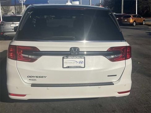 Used 2021 Honda Odyssey Touring image 4