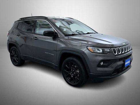 Certified 2022 Jeep Compass Latitude AWD/4WD image 3