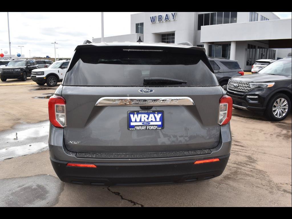 Used 2023 Ford Explorer XLT RWD image 3