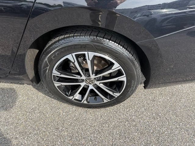Used 2025 Volkswagen Jetta Sport FWD image 28