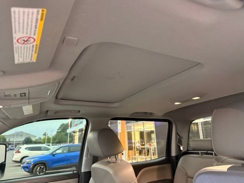 Used 2018 GMC Sierra 2500 SLT w/ Duramax Plus Package AWD/4WD image 11